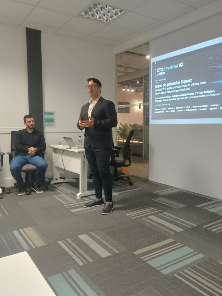 Leandro Oliveira apresenta discussão sobre IA na Engenharia de Software durante a segunda edição do CTO Breakfast by Vibbra.